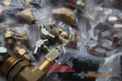 玖信JXP5080JGK高空作業(yè)車用的康明斯ISBE185 30發(fā)動機的配件及大修